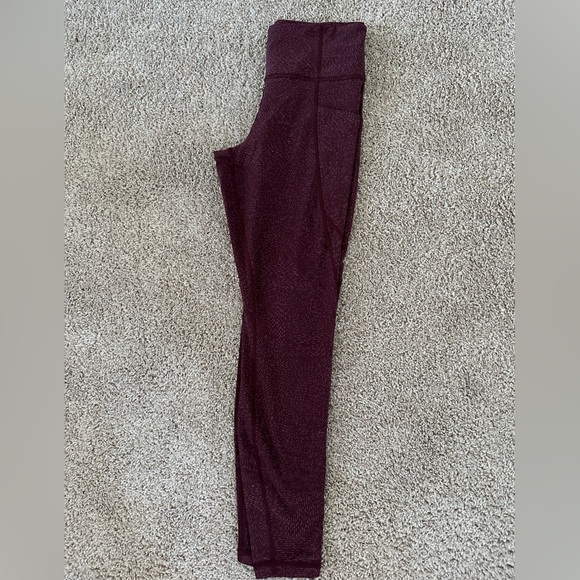 Like New!  Athleta Salutation Stash 7/8 tight - Picture 1 of 2